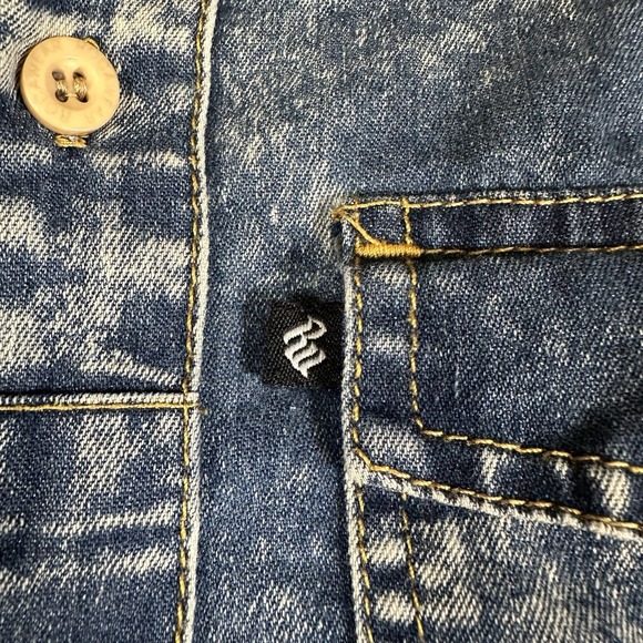 Rocawear Men's Denim Button Up Collared Long Sleeve Shirt Size Medium Y2K - Picture 2 of 6